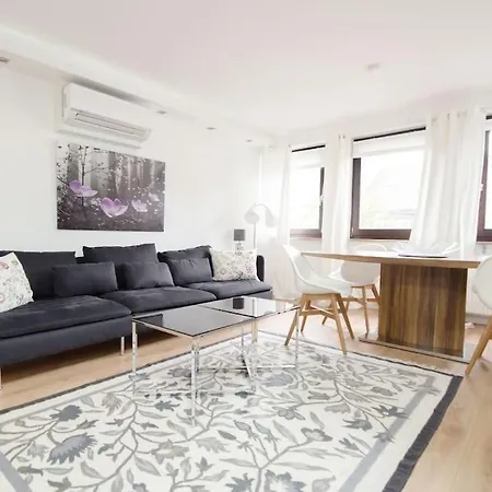 Modern 3 Bedroom In The Centre Near Oktoberfest *
